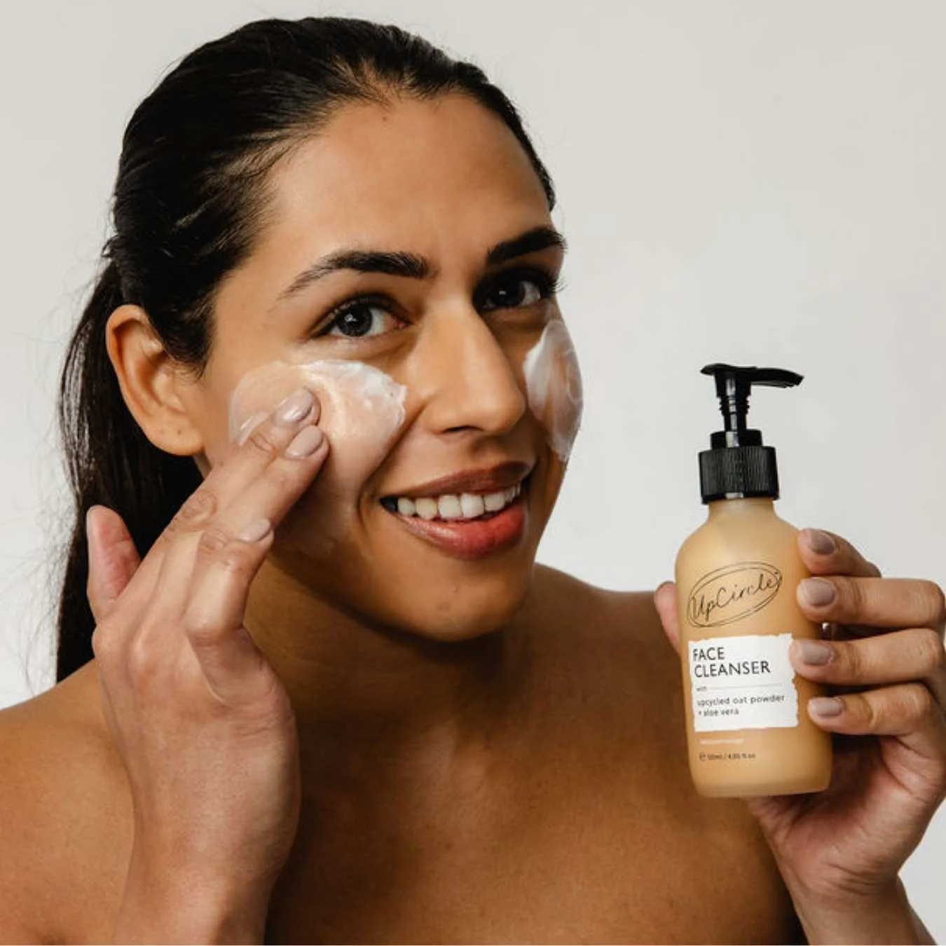 UpCircle Cleansing Face Milk with Oat Powder + Aloe Vera - Image 6