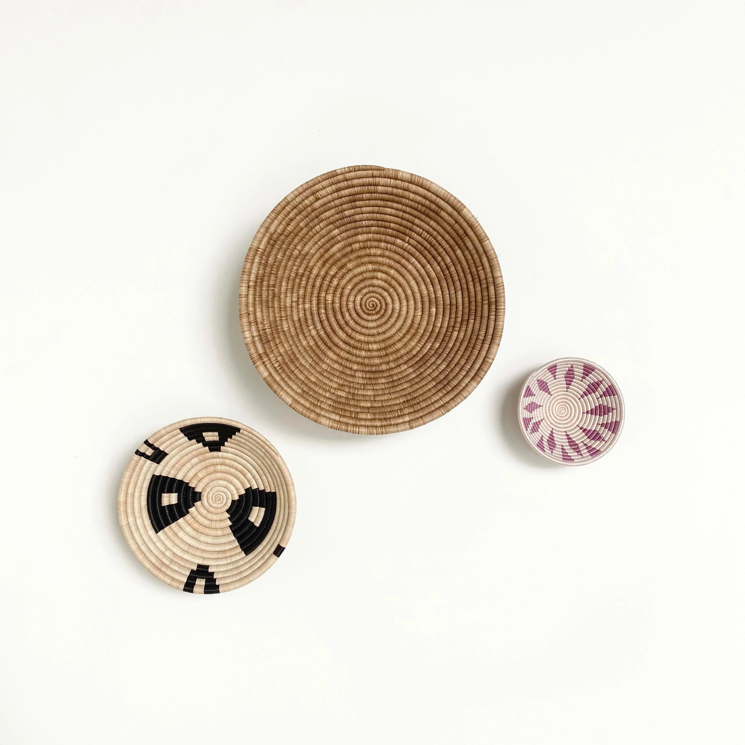 Plum+Sparrow Natural Wall Plate Large - Image 2