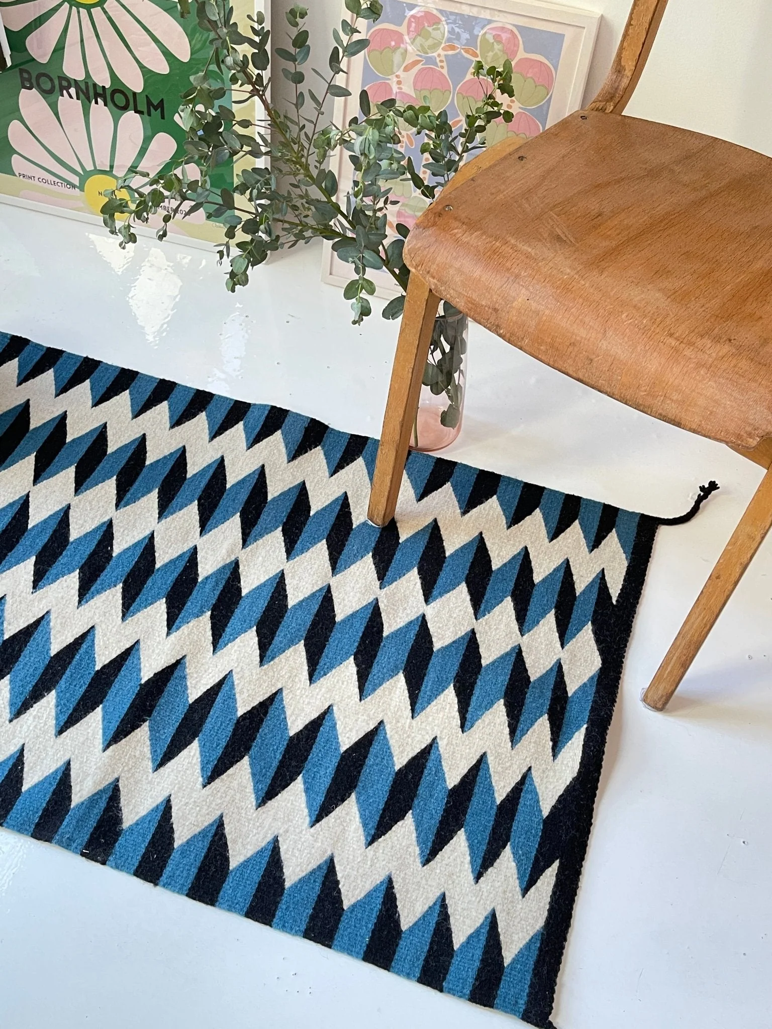 Archive New York Teo Rug in Blue/Black - Image 4