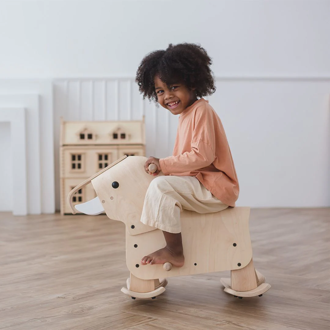 PlanToys USA Walking Elephant - Image 4