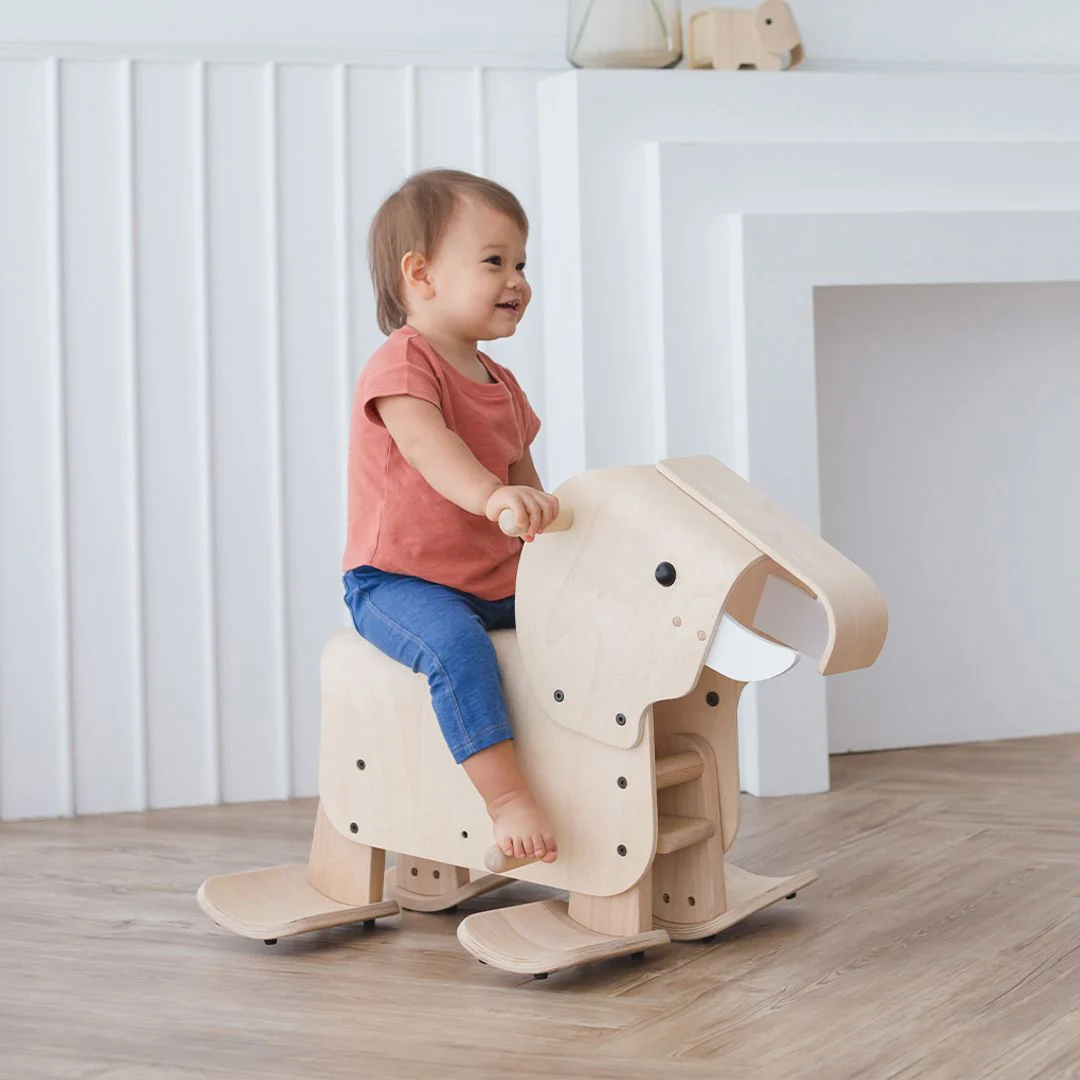 PlanToys USA Walking Elephant - Image 5
